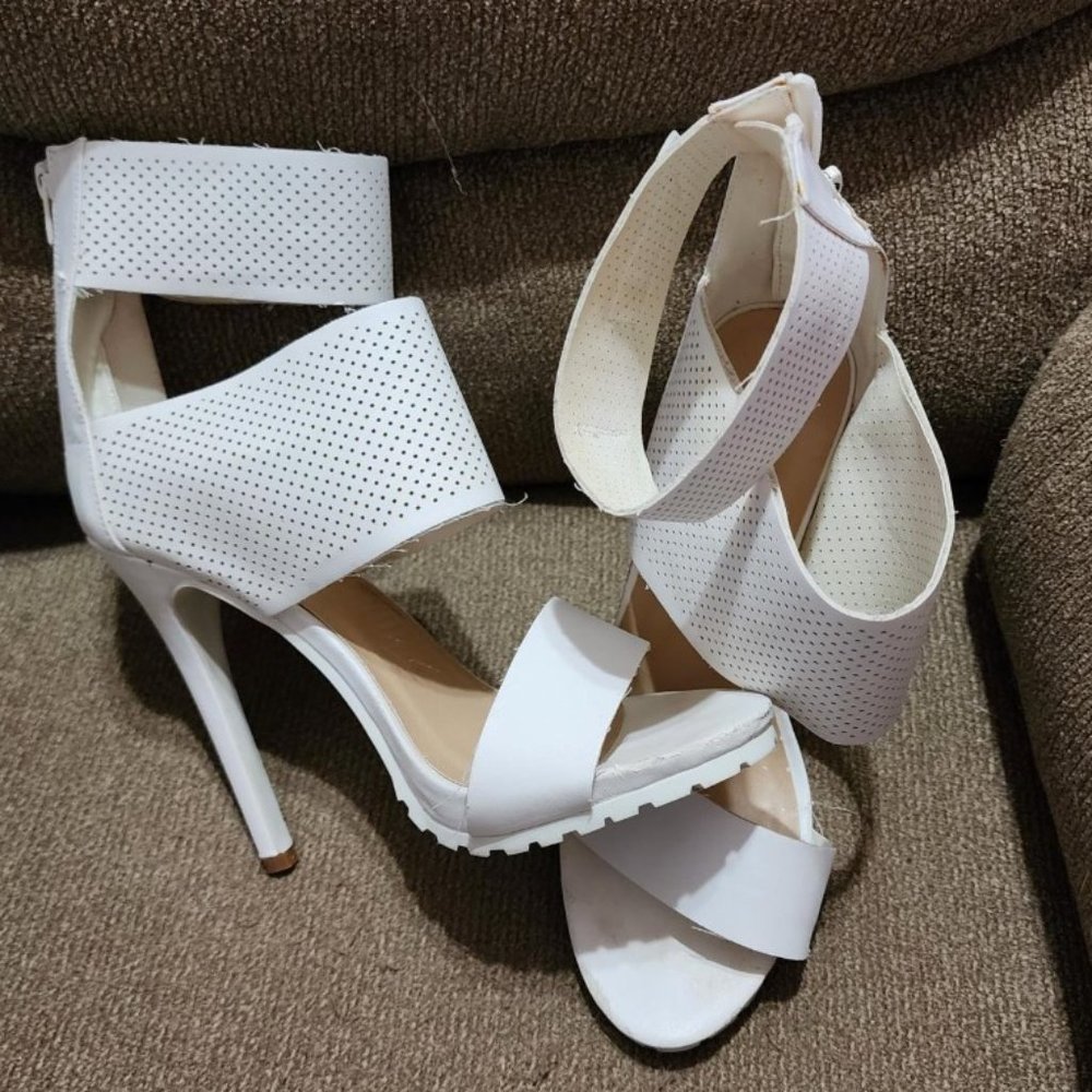 NWOT Just Fab Mega Strappy Izabel Heels